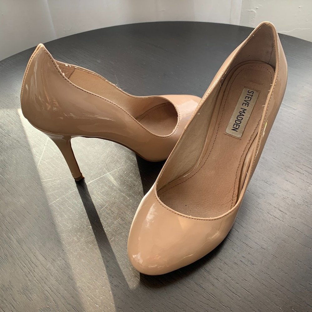 Steve Madden Wavvy Nude Patent Modern Heels - Picture 1 of 10